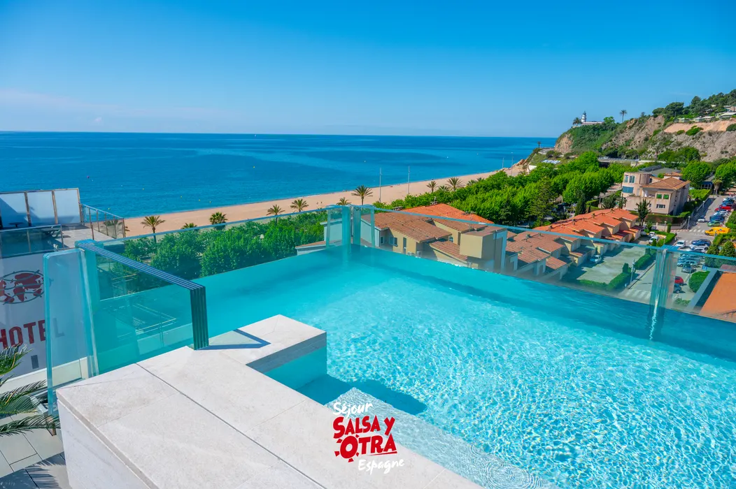 Le rooftop et la baie de Calella